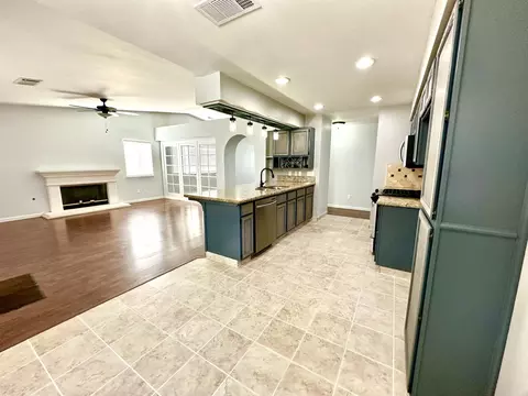 Kitchen - 785 Heath Ct, Lemoore, CA 93245 photo 1 of 4