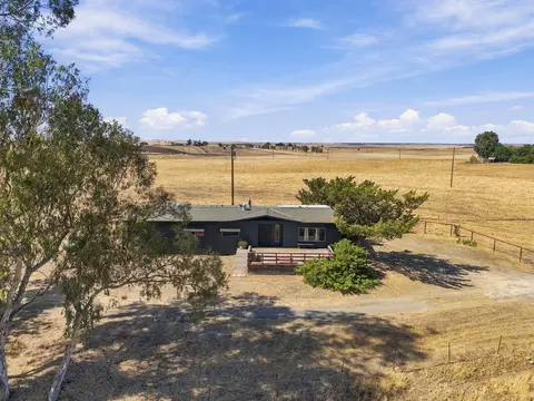 28122 Avenue 56, Ducor, CA 93218 photo 3