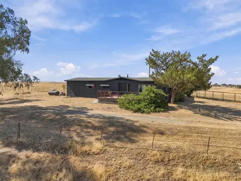 28122 Avenue 56, Ducor, CA 93218 photo 2