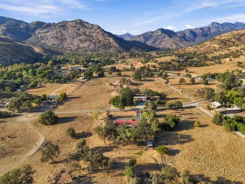 View/Area - 40718 Old Three Rivers Rd, Three Rivers, CA 93271 photo 7 of 7