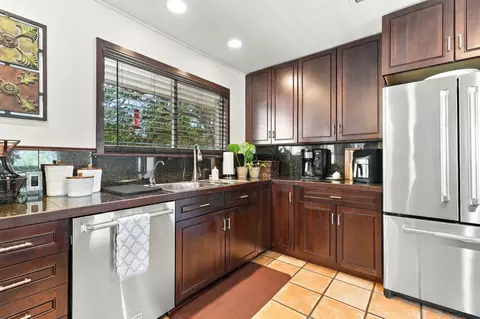Kitchen - 40718 Old Three Rivers Rd, Three Rivers, CA 93271 photo 4 of 6