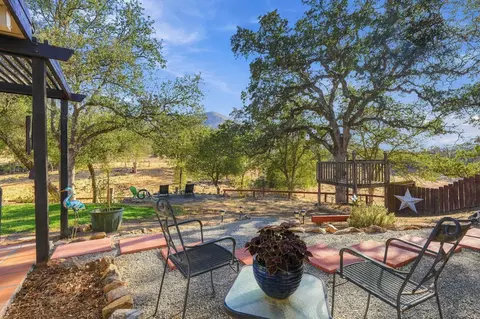 Exterior - 40718 Old Three Rivers Rd, Three Rivers, CA 93271 photo 14 of 18