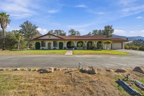 Exterior - 40718 Old Three Rivers Rd, Three Rivers, CA 93271 photo 15 of 18