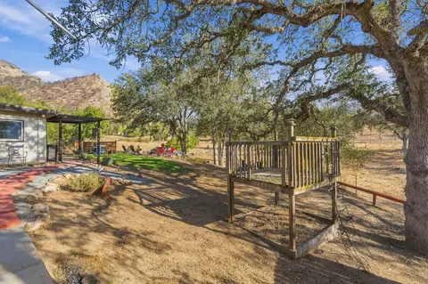 Exterior - 40718 Old Three Rivers Rd, Three Rivers, CA 93271 photo 17 of 18