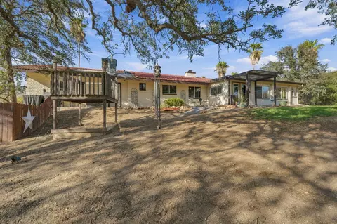 Exterior - 40718 Old Three Rivers Rd, Three Rivers, CA 93271 photo 11 of 18