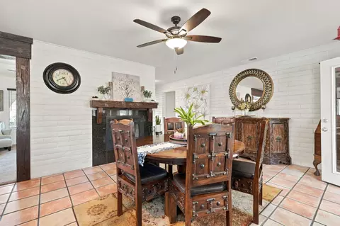 Dining - 40718 Old Three Rivers Rd, Three Rivers, CA 93271 photo 4 of 4