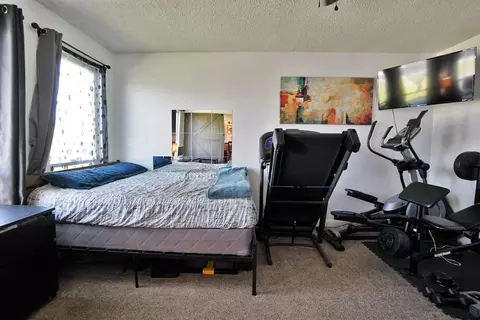 Bedroom - 641 Meadow Ln, Lemoore, CA 93245 photo 1 of 9