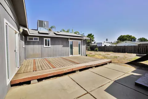 Exterior - 641 Meadow Ln, Lemoore, CA 93245 photo 5 of 14