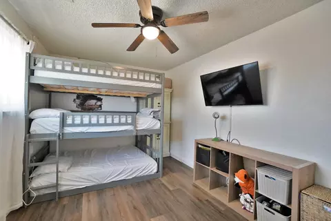 Bedroom - 641 Meadow Ln, Lemoore, CA 93245 photo 5 of 9