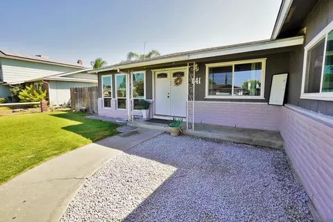Exterior - 641 Meadow Ln, Lemoore, CA 93245 photo 4 of 14
