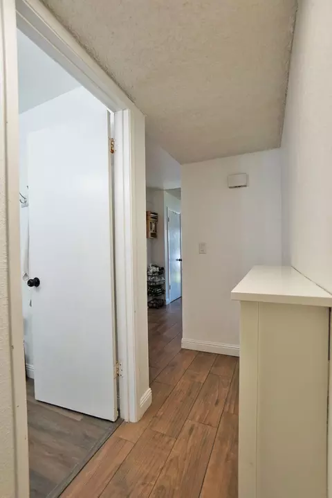 Entry Way - 641 Meadow Ln, Lemoore, CA 93245 photo 3 of 4
