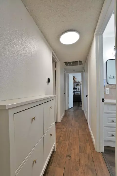 Entry Way - 641 Meadow Ln, Lemoore, CA 93245 photo 4 of 4