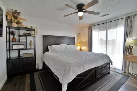Bedroom - 641 Meadow Ln, Lemoore, CA 93245 photo 7 of 9