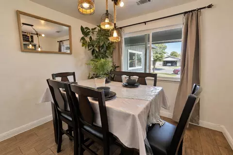 Dining - 641 Meadow Ln, Lemoore, CA 93245 photo 3 of 4