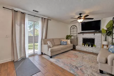 Other - 641 Meadow Ln, Lemoore, CA 93245 photo 3 of 8