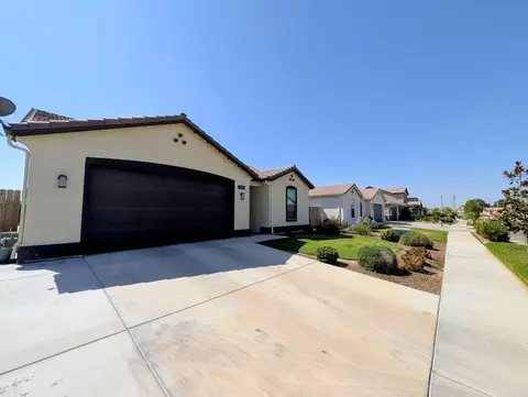 Exterior - 1135 E Seeger Ave, Visalia, CA 93292 photo 2 of 8