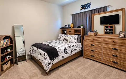 Bedroom - 1135 E Seeger Ave, Visalia, CA 93292 photo 2 of 3