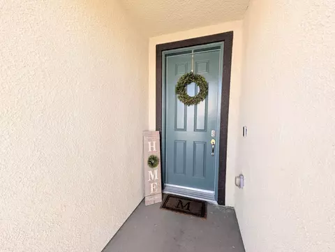 Exterior - 1135 E Seeger Ave, Visalia, CA 93292 photo 5 of 8
