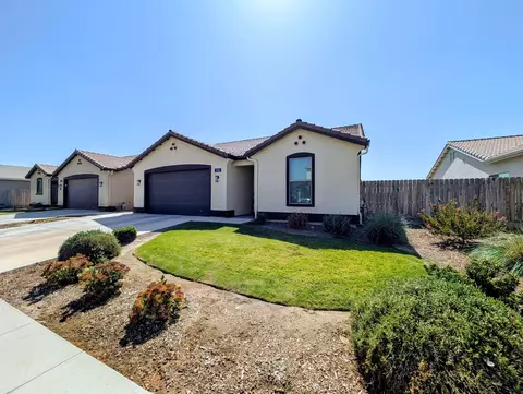 Exterior - 1135 E Seeger Ave, Visalia, CA 93292 photo 3 of 8