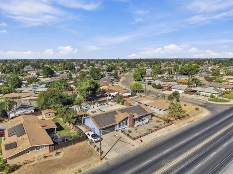 View/Area - 1480 E Bardsley Ave, Tulare, CA 93274 photo 5 of 7