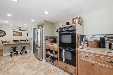 Kitchen - 1480 E Bardsley Ave, Tulare, CA 93274 photo 5 of 5