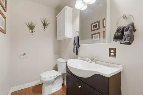 Bath - 1480 E Bardsley Ave, Tulare, CA 93274 photo 1 of 2