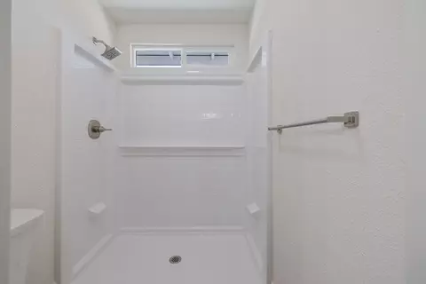 Bath - 1409 Joyce Pl, Exeter, CA 93221 photo 3 of 3