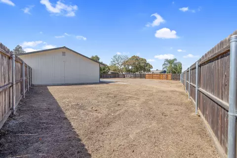 Exterior - 1409 Joyce Pl, Exeter, CA 93221 photo 10 of 11