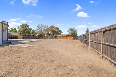 Exterior - 1409 Joyce Pl, Exeter, CA 93221 photo 9 of 11