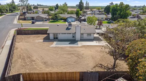 View/Area - 1409 Joyce Pl, Exeter, CA 93221 photo 2 of 8