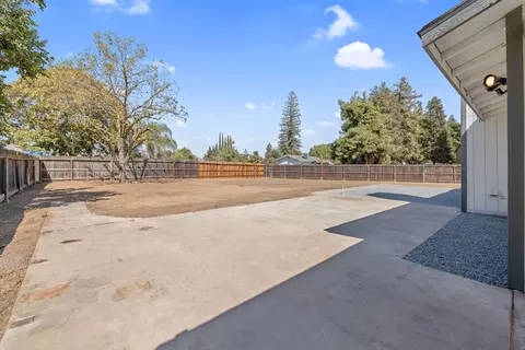 Exterior - 1409 Joyce Pl, Exeter, CA 93221 photo 5 of 11