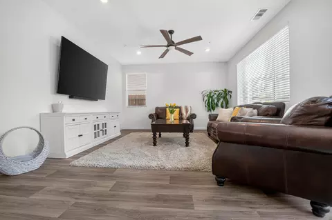 Living - 4242 Hampton Way, Clovis, CA 93619 photo 2 of 2
