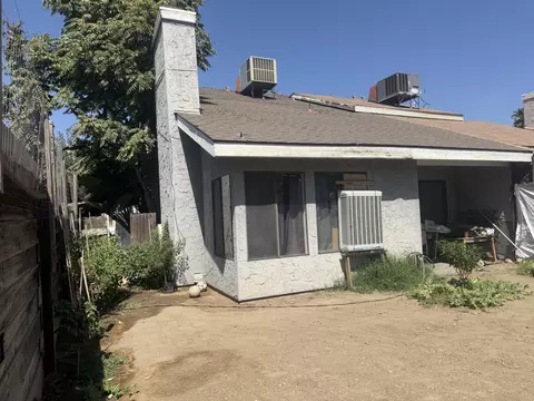 635 E Harold Ave, Visalia, CA 93292 photo 4