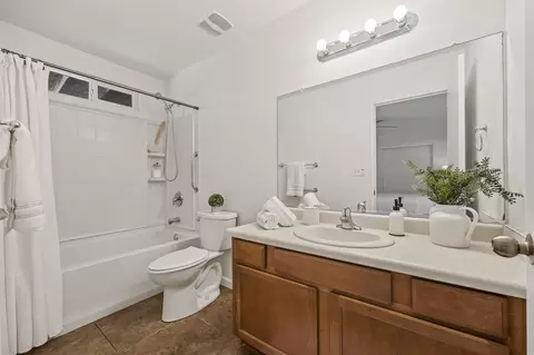 Bath - 4336 E Acequia Ave, Visalia, CA 93292 photo 1 of 4