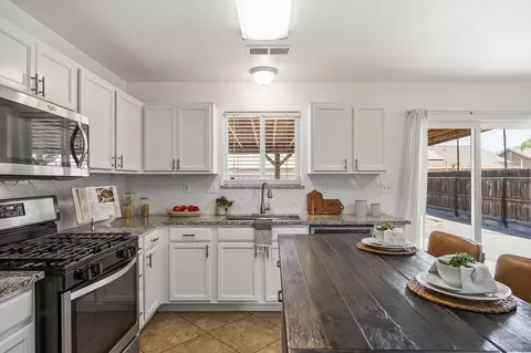 Kitchen - 4336 E Acequia Ave, Visalia, CA 93292 photo 2 of 3