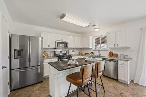 Kitchen - 4336 E Acequia Ave, Visalia, CA 93292 photo 1 of 3