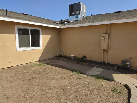 Exterior - 1482 E Walnut Ave, Tulare, CA 93274 photo 7 of 8