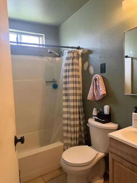Bath - 220 E Harold Ct, Visalia, CA 93291 photo 1 of 5