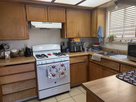 Kitchen - 220 E Harold Ct, Visalia, CA 93291 photo 2 of 3