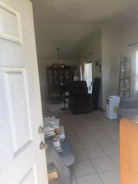 Entry Way - 220 E Harold Ct, Visalia, CA 93291 photo 1 of 3