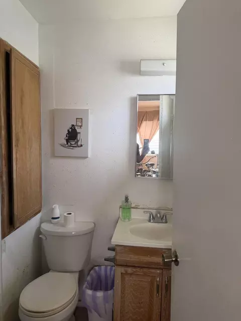 Bath - 220 E Harold Ct, Visalia, CA 93291 photo 3 of 5