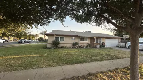 955 E Sonora Ave, Tulare, CA 93274 photo 6