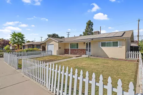 Exterior - 618 E Cypress Ave, Visalia, CA 93292 photo 2 of 8