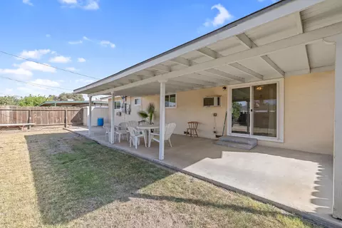 Exterior - 618 E Cypress Ave, Visalia, CA 93292 photo 6 of 8