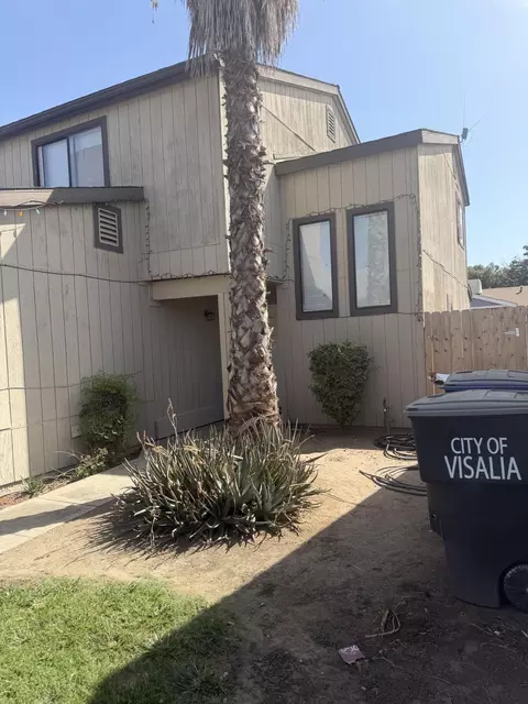 Exterior - 229 E Harold Ct, Visalia, CA 93291 photo 2 of 4