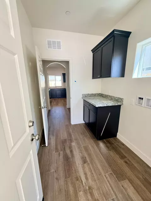 313 Windsor St, Exeter, CA 93221 photo 8