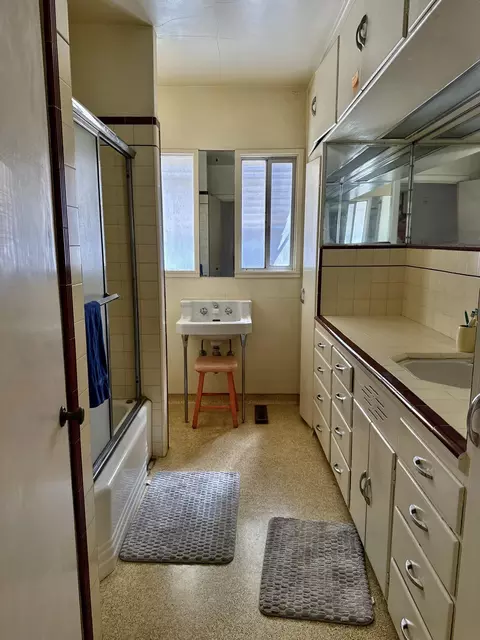 Bath - 237 Portola Ave, Exeter, CA 93221 photo 3 of 3
