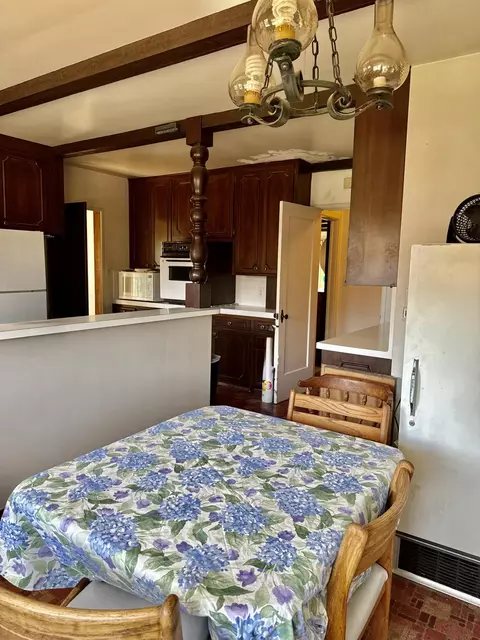 Kitchen - 237 Portola Ave, Exeter, CA 93221 photo 6 of 10