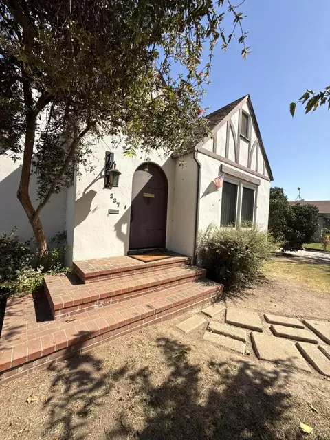 Exterior - 237 Portola Ave, Exeter, CA 93221 photo 3 of 9