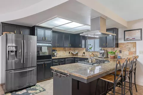 Kitchen - 520 Crane Ave, Exeter, CA 93221 photo 3 of 4